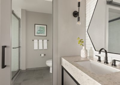 guestroom bathroom side shot